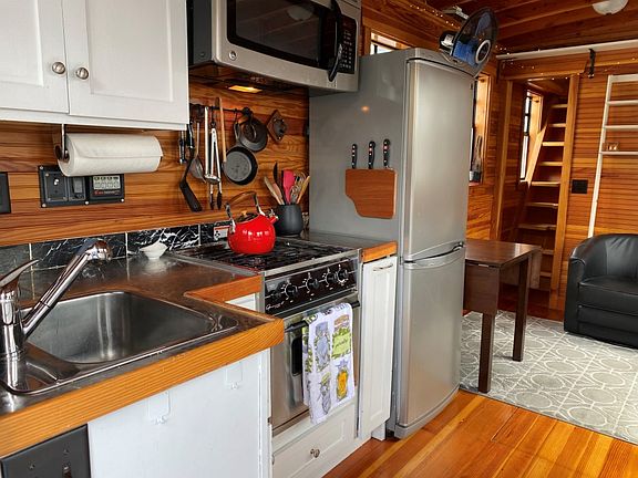 4th image of 1080 W Ewing Pl #E2