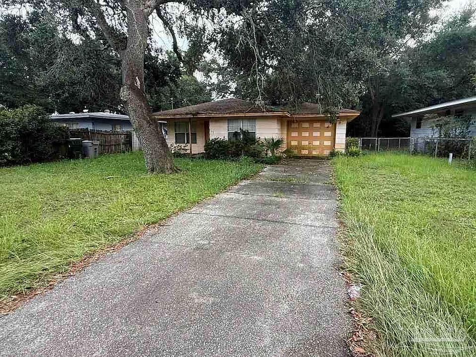 1st image of 15 Halsey Dr
