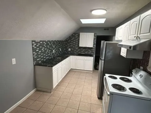 140 Washington Sq, Syracuse, NY