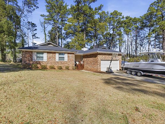 2nd image of 4012 Yardley Cir