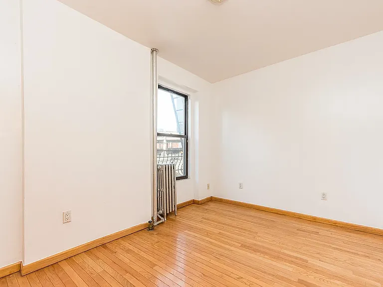 346 E 59th St #10 — Photo 3