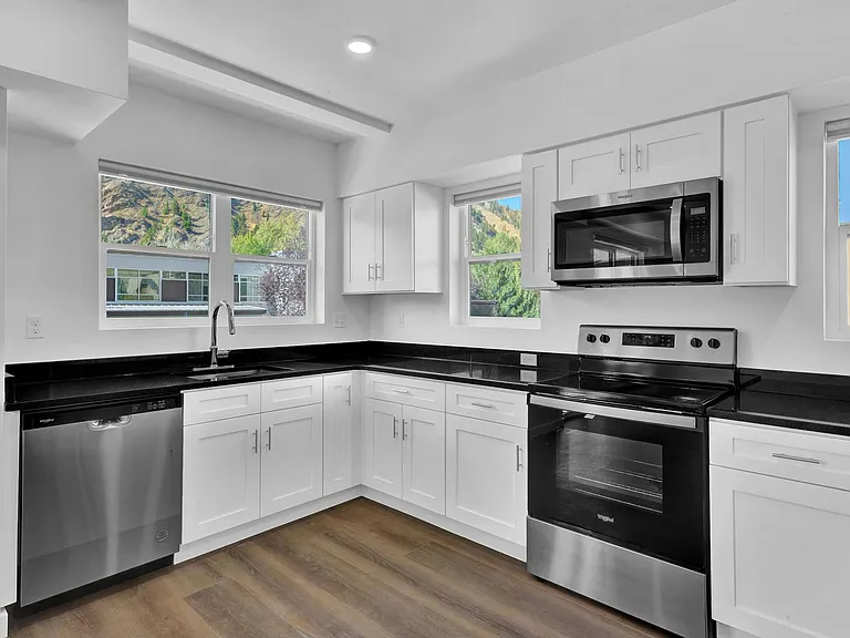 Saddle Lofts Apartments — Photo 11