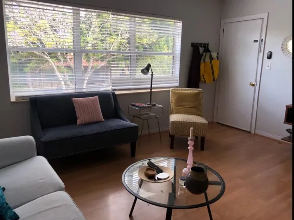 560 12th Ave NE APT 4, Saint Petersburg, FL 33701
