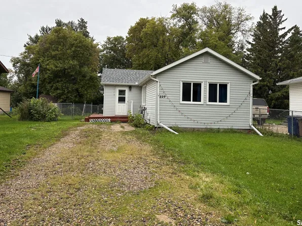 229 2nd Street NW, Wadena, SK S0A 4J0