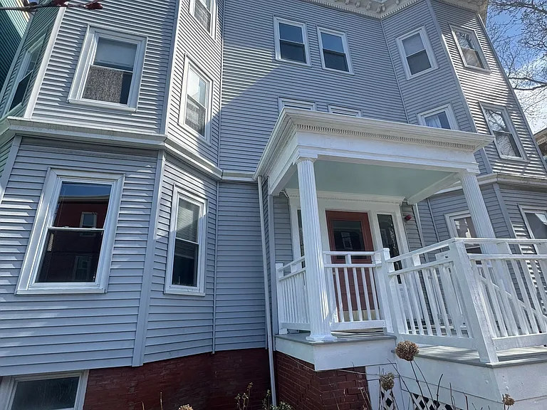 40 Calvin St S #3R — Photo 1