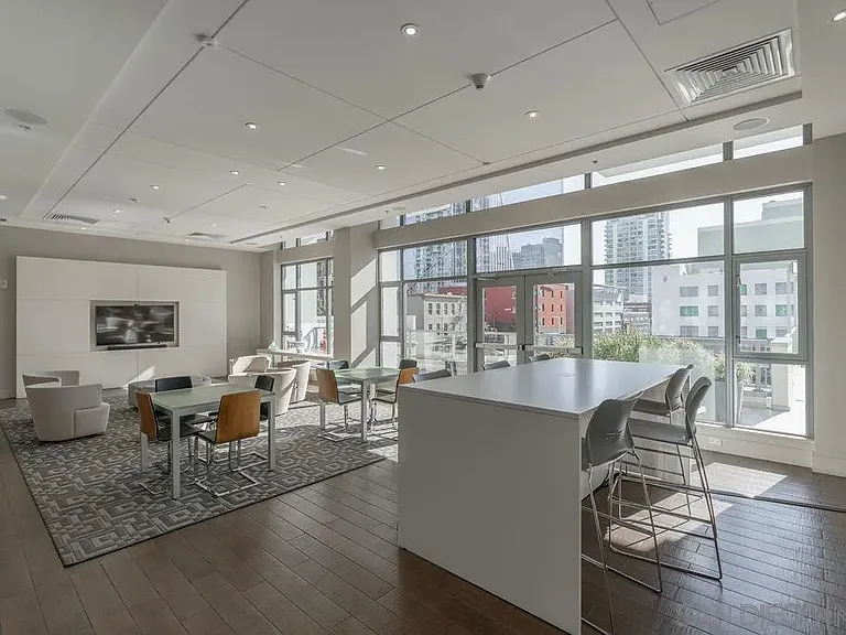 575 6th Ave #707 — Photo 21