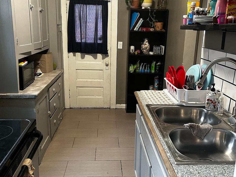 1st image of 4911 Davenport St #1