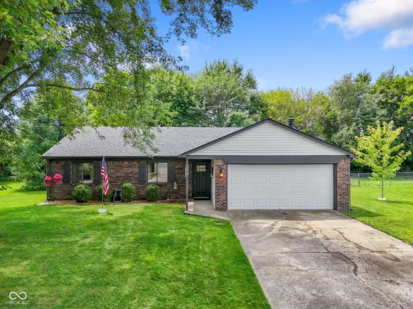 386 Boonesboro Rd, Greenwood, IN 46142