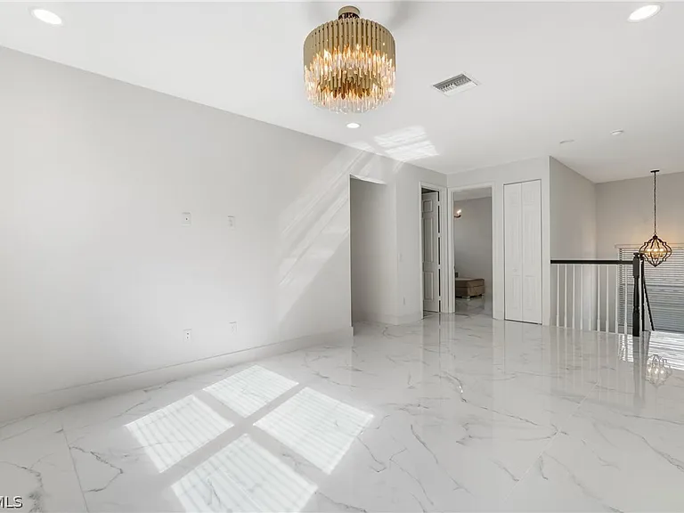 11604 Meadowrun Cir — Photo 20
