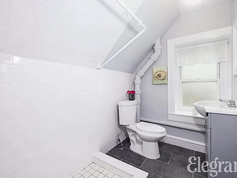 25 Cedar St — Photo 5