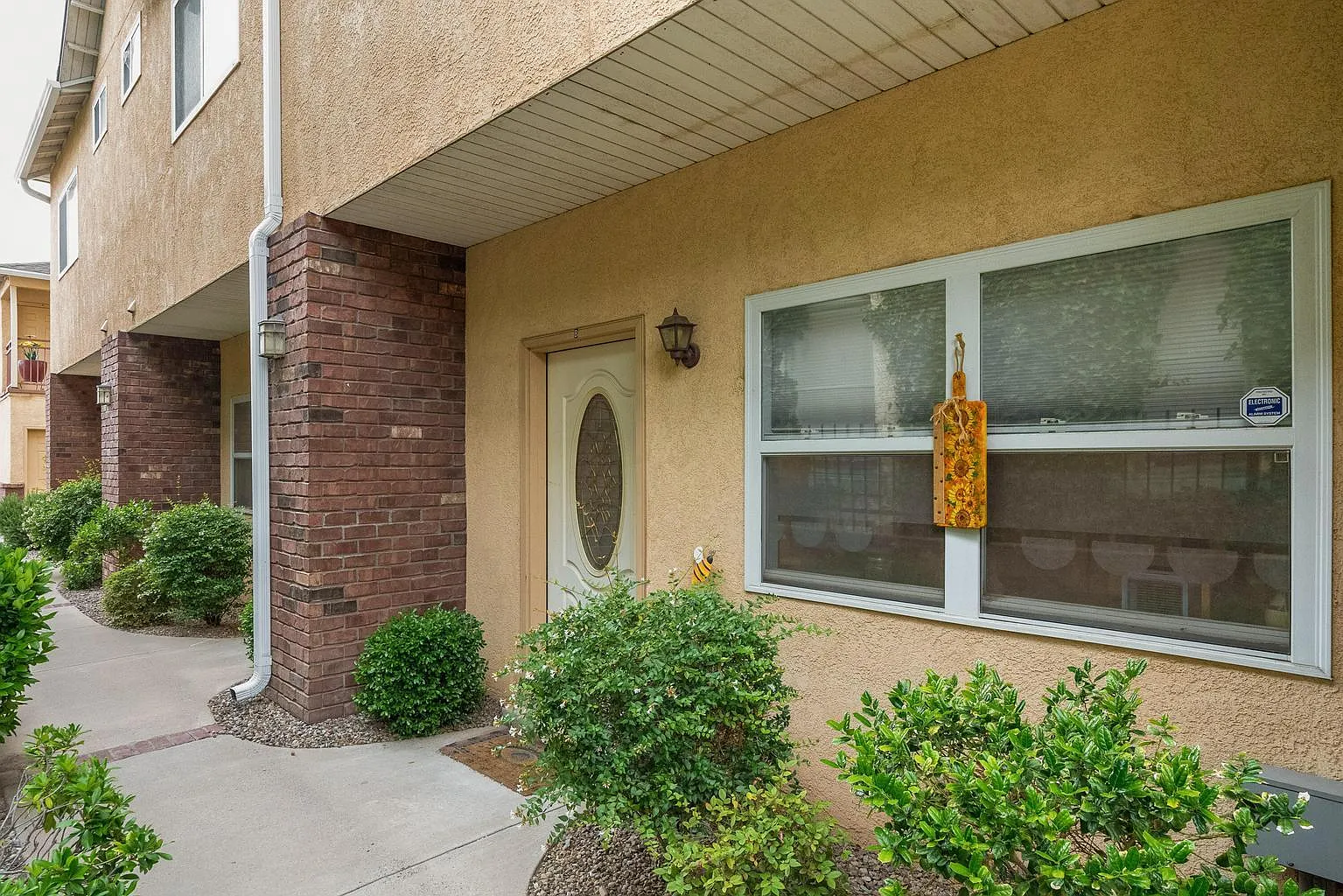2 bed, 2.5 bath, 1058 sqft, $2,500 — Photo 2