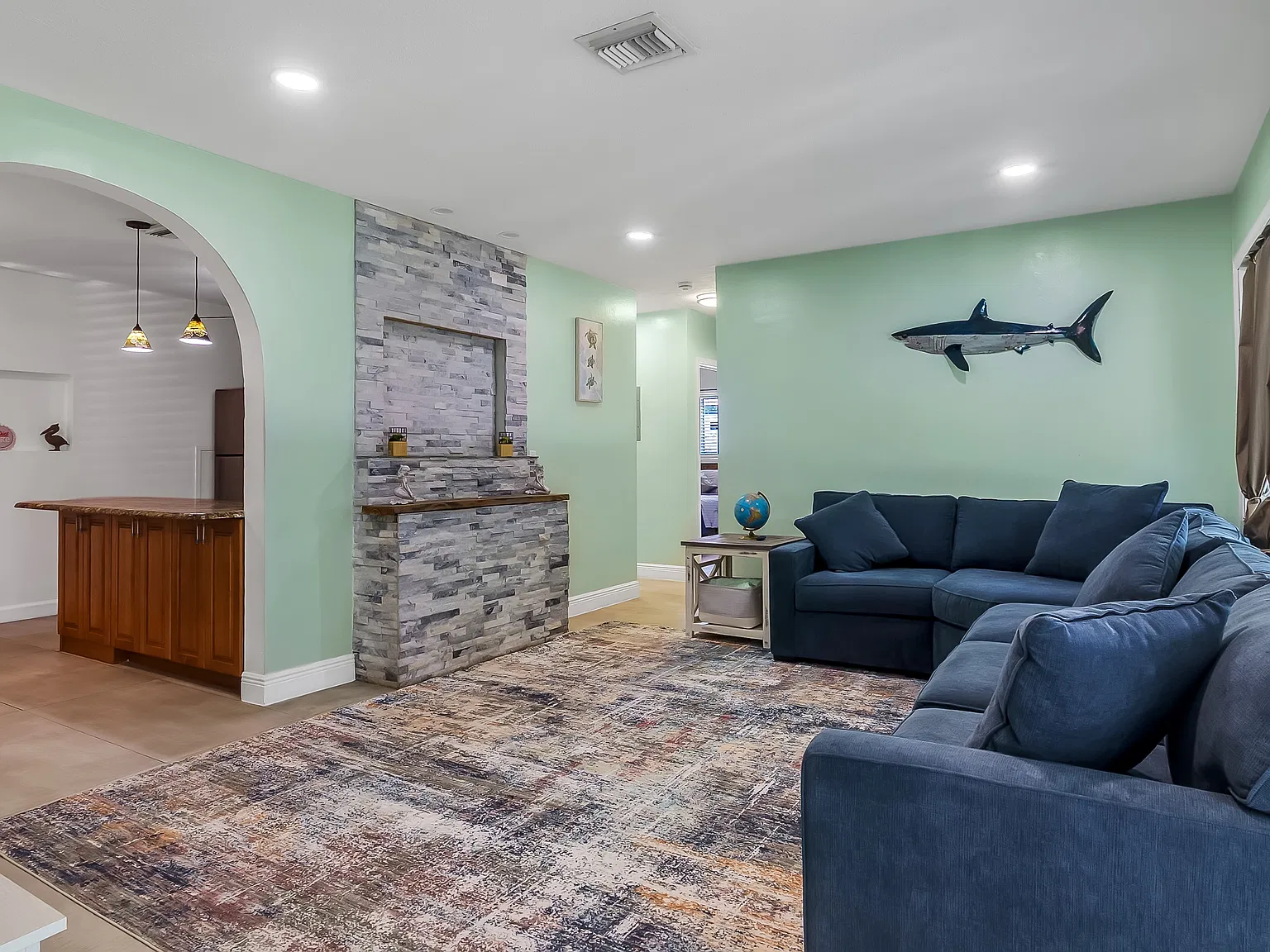 3 bed, 1199 sqft, $3,200 — Photo 1