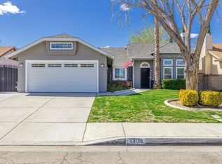 43135 Sunny Ln, Lancaster, CA 93536
