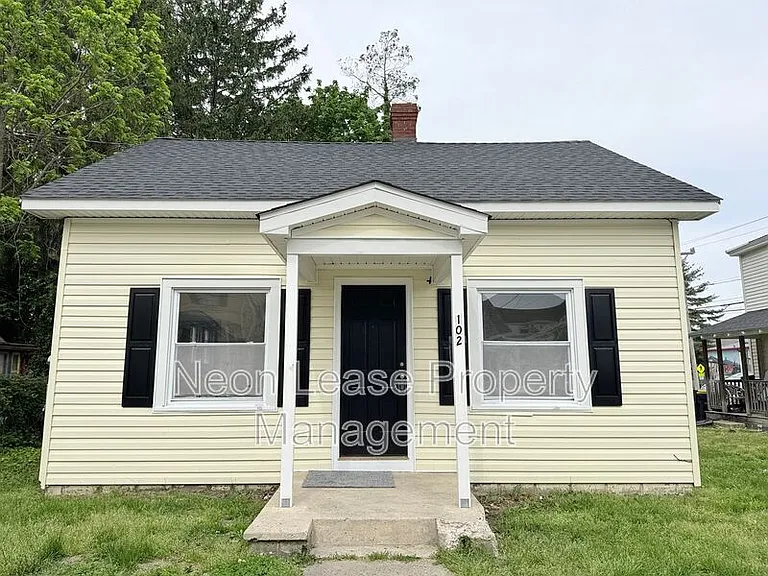 102 Montgomery St — Photo 1