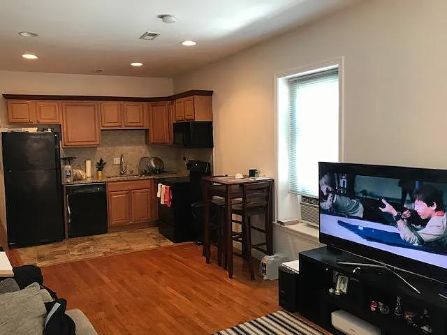 1 bed, 800 sqft, $1,850 — Photo 2