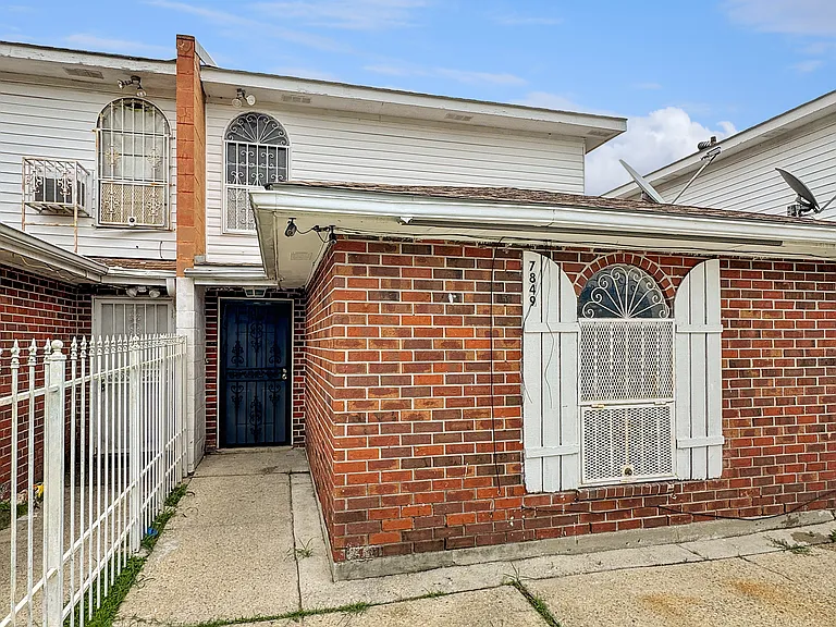 7851 Sail St — Photo 1