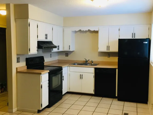 973 County Road D E, Saint Paul, MN