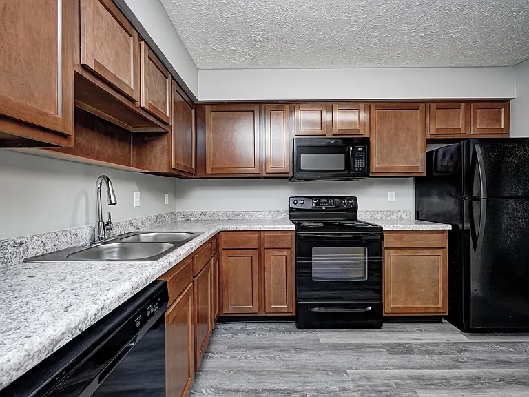 Ivy Knoll Apartments — Photo 39
