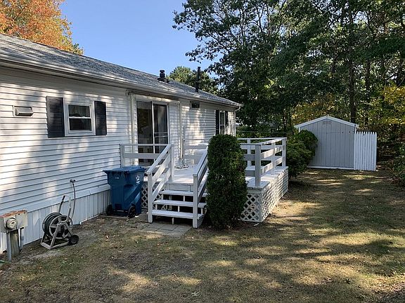 3rd image of 15 Barnfield Dr