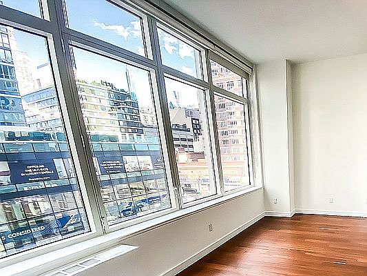 4th image of 606 42nd St #609
