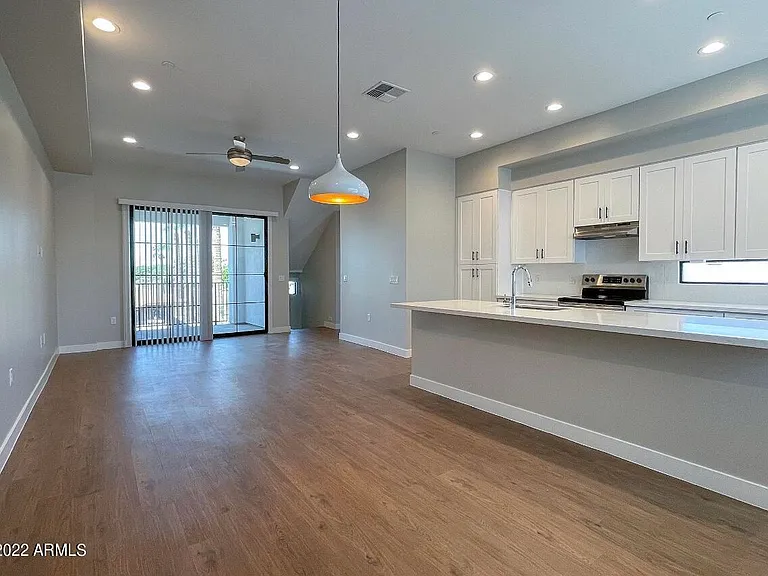 3215 E Flower St #13 — Photo 36