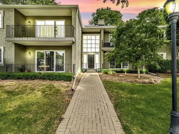 1113 N Old Woodward Ave, Birmingham, MI