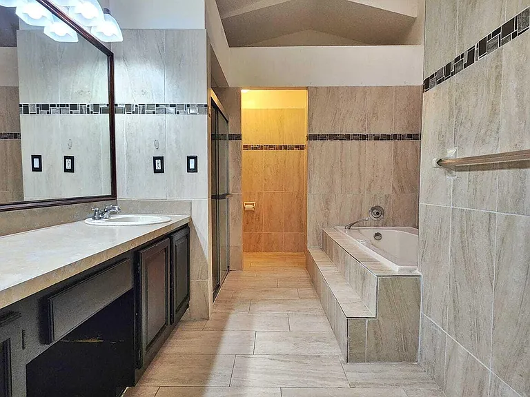 7705 Forest Green Ln — Photo 25