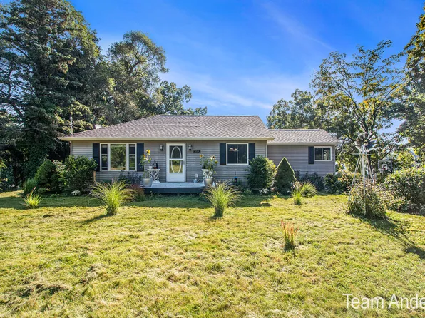 5800 Vinton Ave NW, Comstock Park, MI 49321