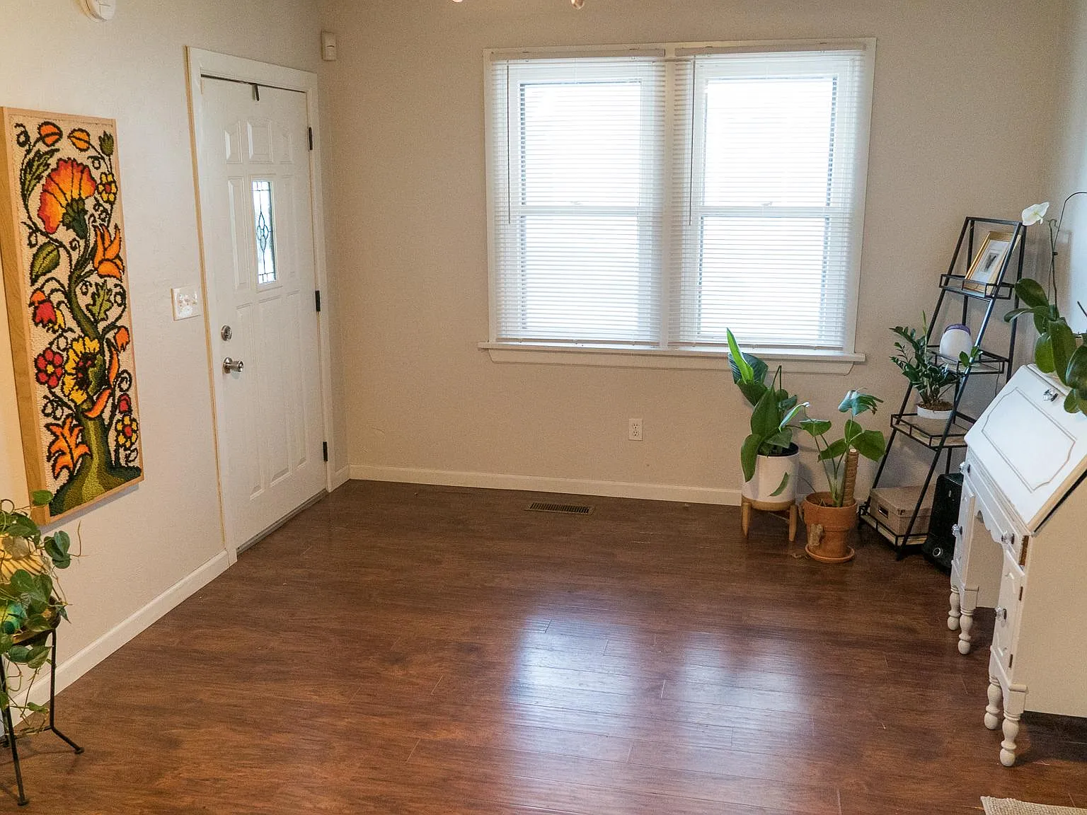 2 bed, 1000 sqft, $1,300 — Photo 4