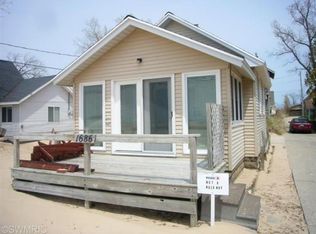 1686 Beach St, Muskegon, MI 49441