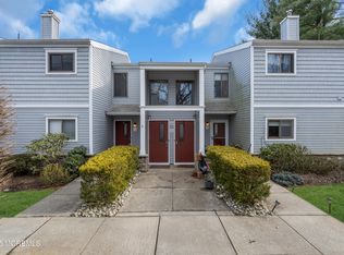 10 Joyce Ct, Eatontown, NJ 07724