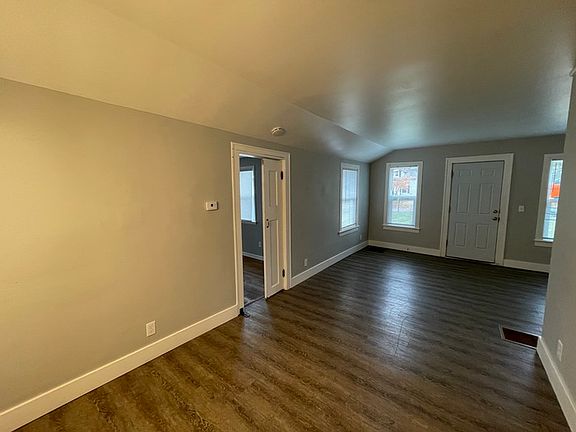 2nd image of 2023 Prospect Ave NE