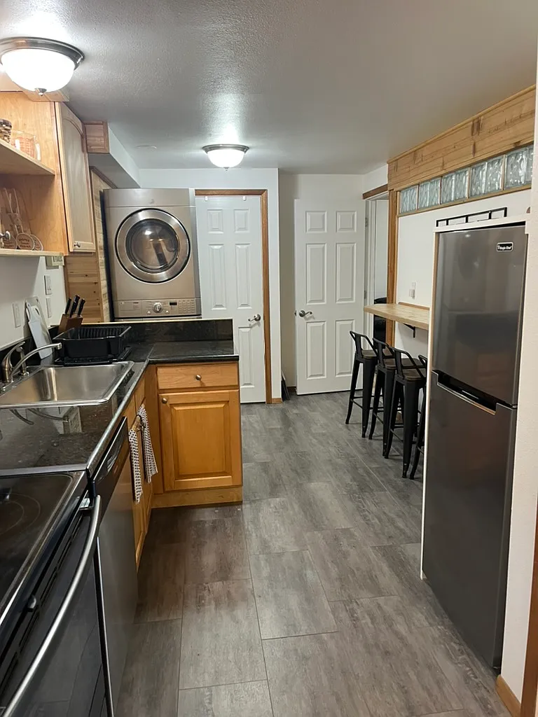 1 bed, 750 sqft, $1,850 — Photo 3