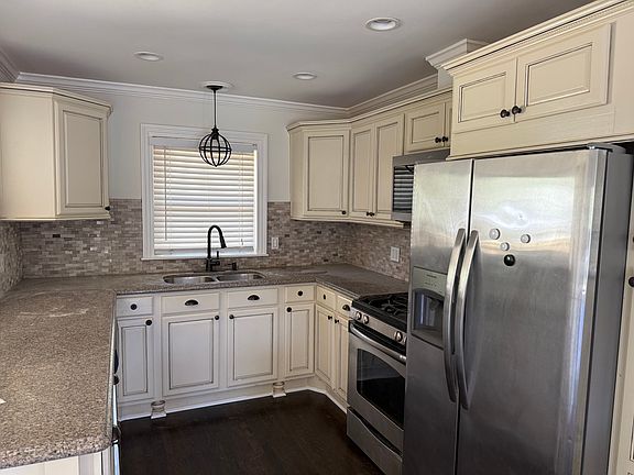 4th image of 1071 Pinedale Dr SE