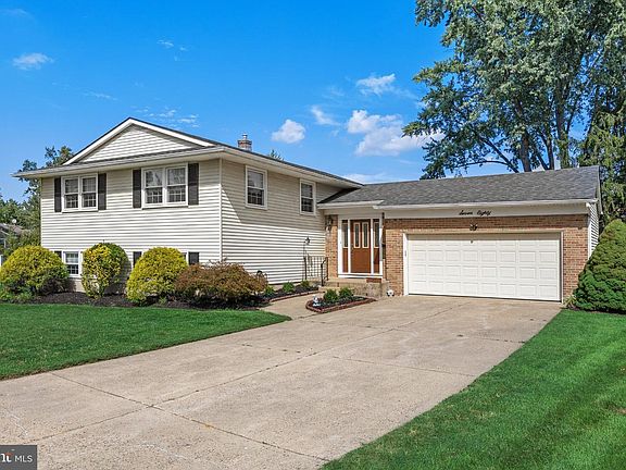 2nd image of 780 Carteret Ct