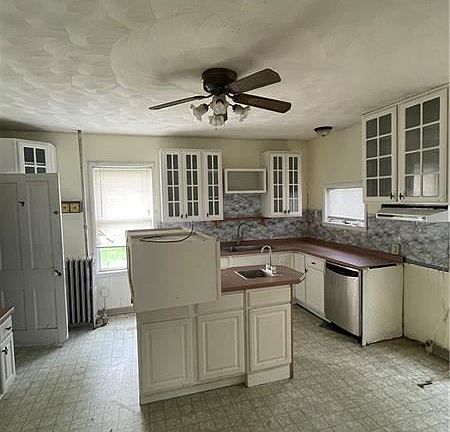 5th image of 413 E Washington Ave