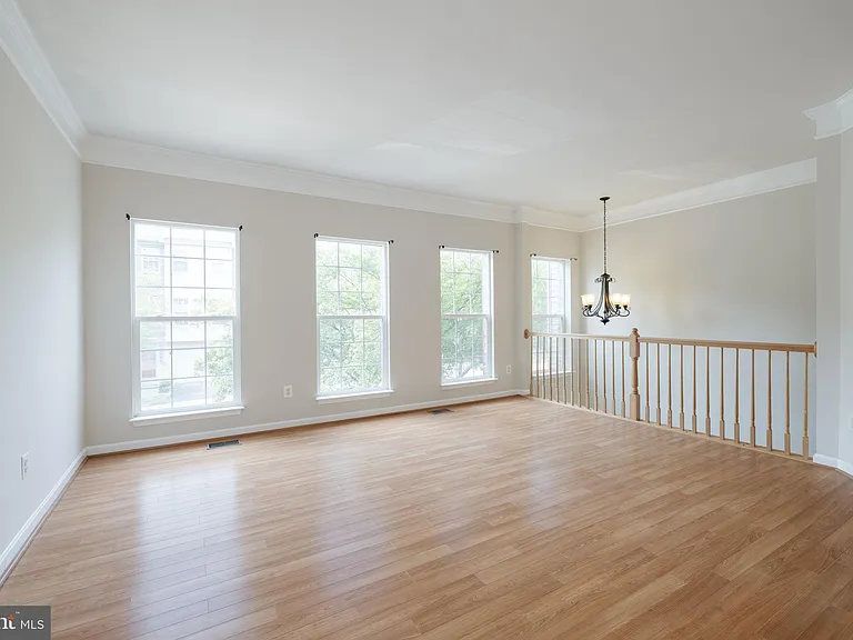 5319 Waldo Dr — Photo 5