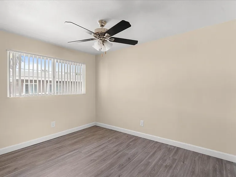 Park View Apartments- Riverside, CA — Photo 37