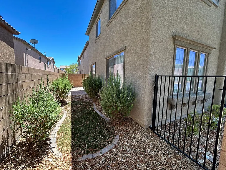 8961 Appellation Ave — Photo 26