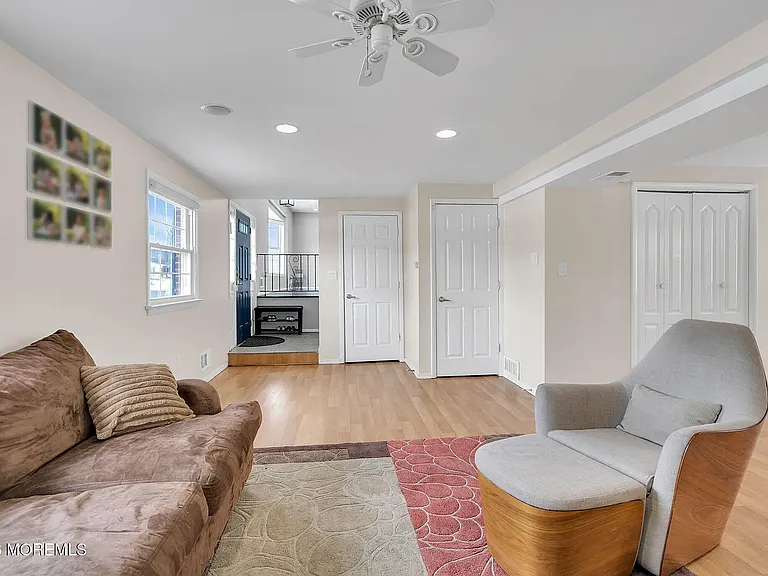 9 Chatham Dr — Photo 15