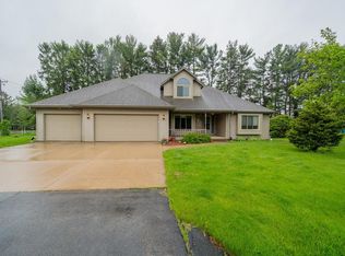 1625 Whispering Pine Ct, Appleton, WI 54913