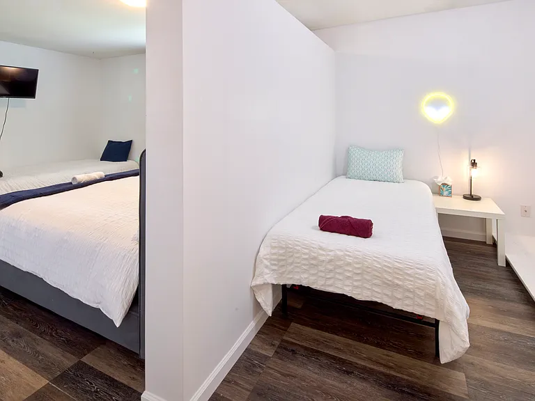 652 Greenbriar Townhouse Way — Photo 4