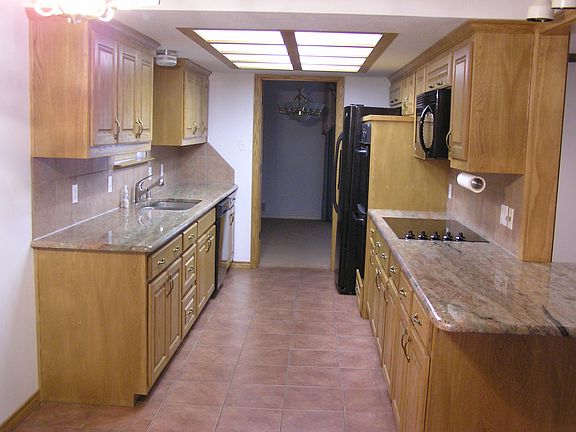 5th image of 8328 Londonderry Ln