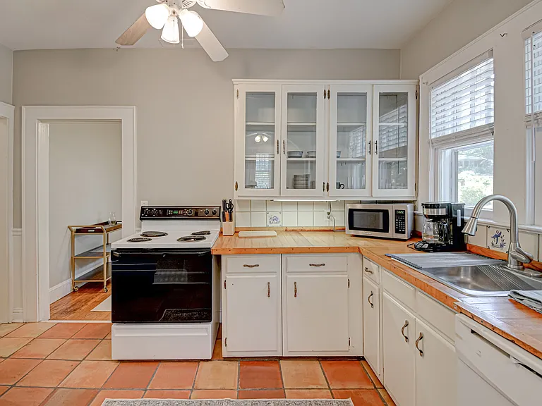 152 Rosedale Cir — Photo 16