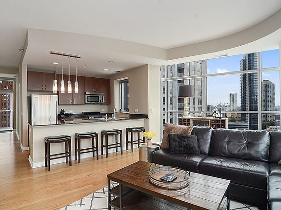 Kitchen / Living Room