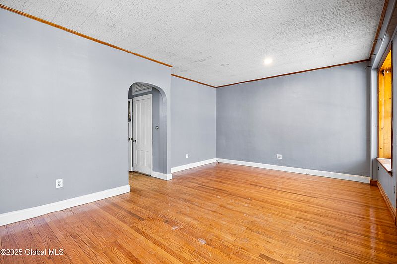 5th image of 9 Archibald Street