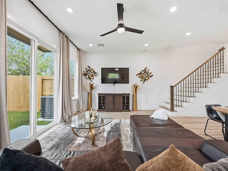 8102 Cannon St #A — Photo 12