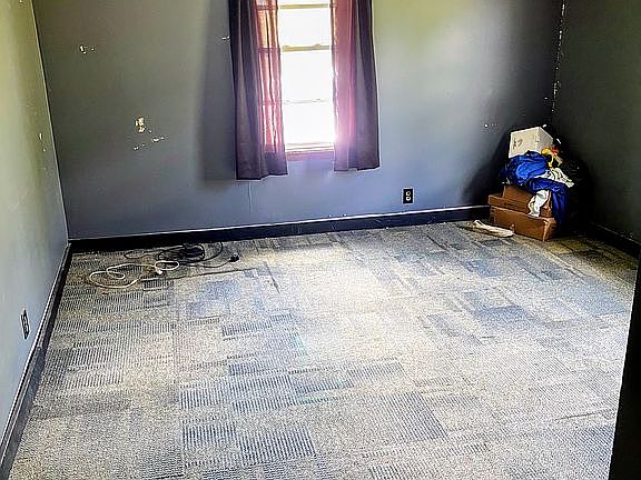 5th image of 3926 Sandlick Rd