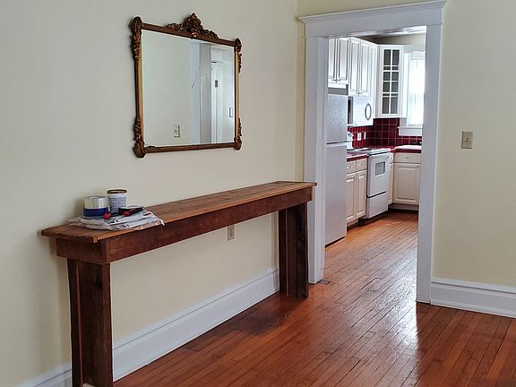 5th image of 11 N Johnson St