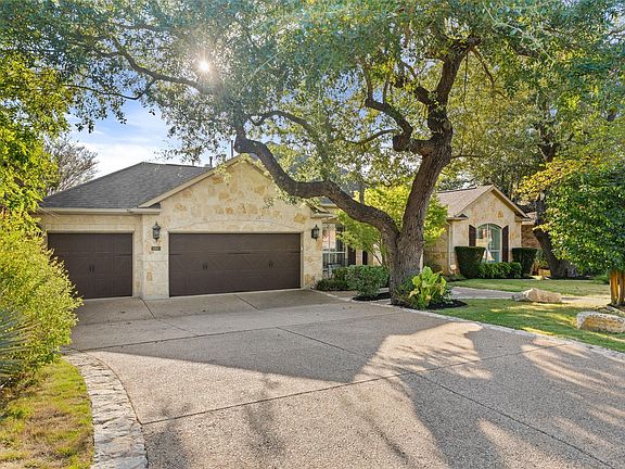 2nd image of 581 Aspen Dr
